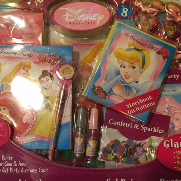 Disney Princess Enchanted Party Set 8 Invitations Lockets Poster Glitter Books - Picture 3 of 11